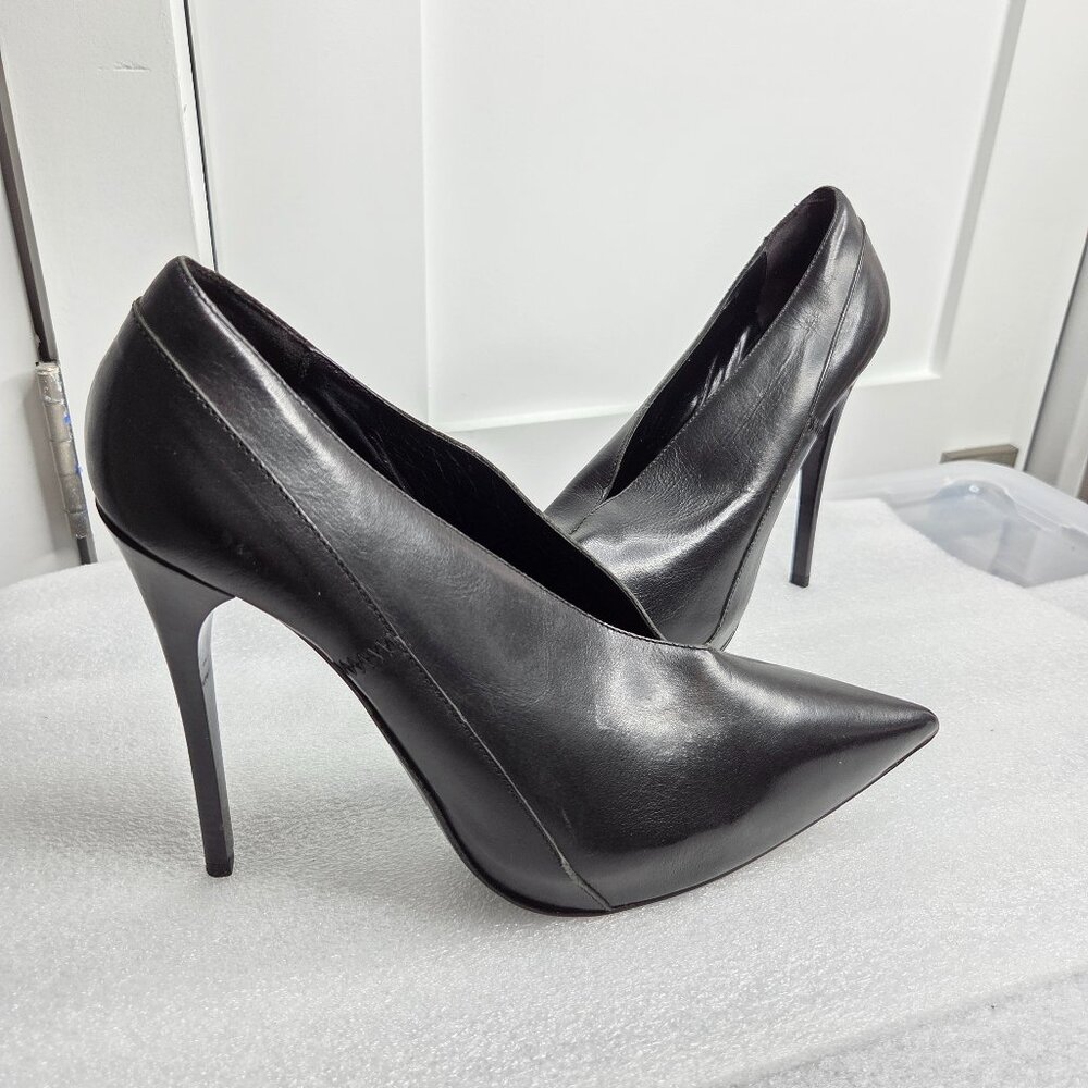 Women's Burberry Prorsum Black Leather Stiletto Pumps - Size 41